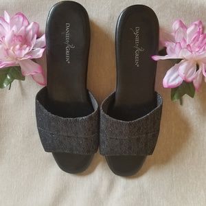 Black women slippers